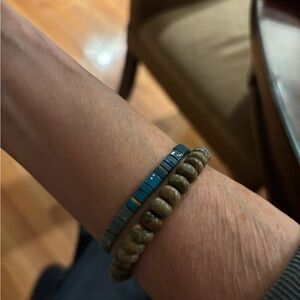 2 complementary bracelets